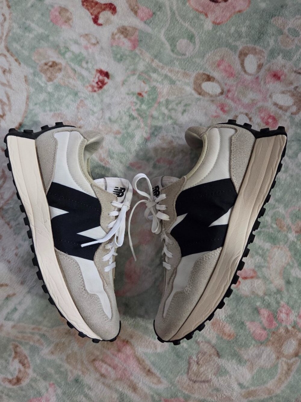 New Balance Beige White Black Retro Trail Runners